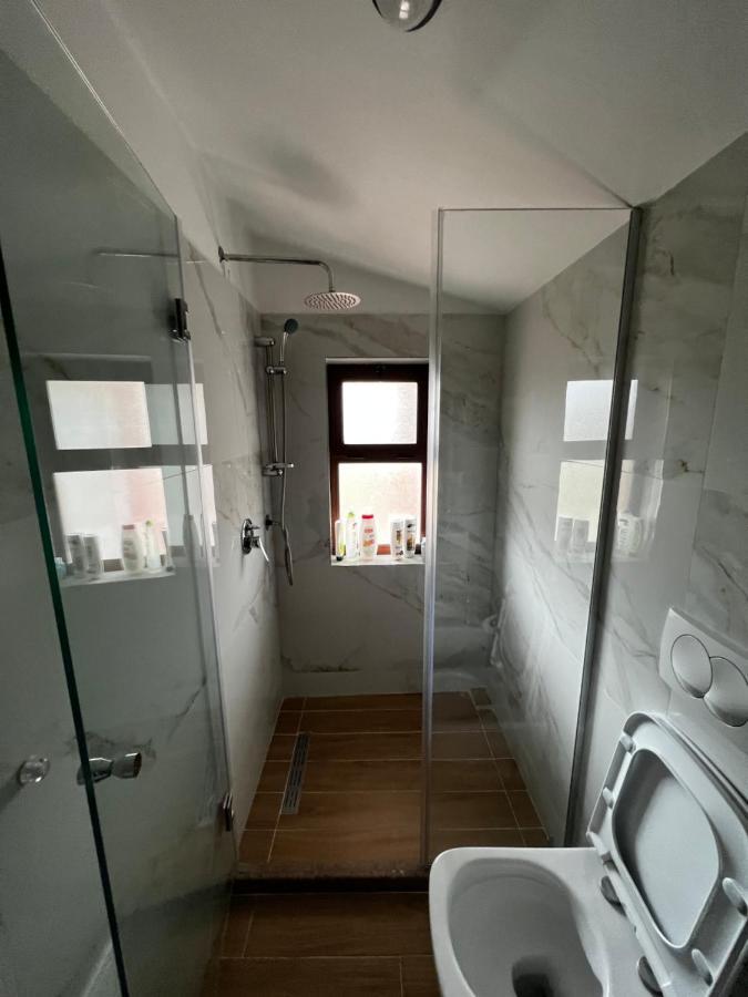 Retreat In The Centre Of Korce 아파트 외부 사진