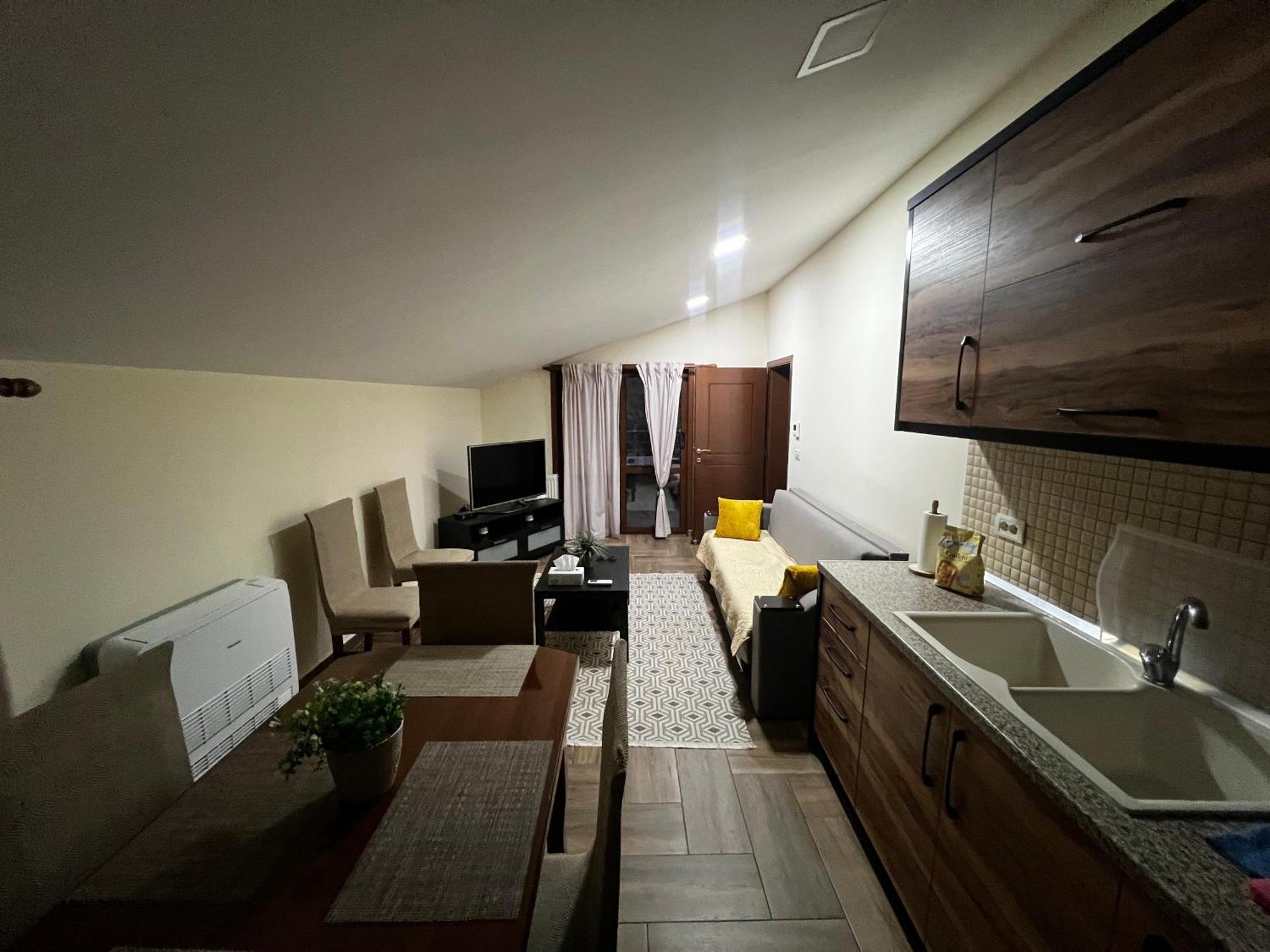 Retreat In The Centre Of Korce 아파트 외부 사진