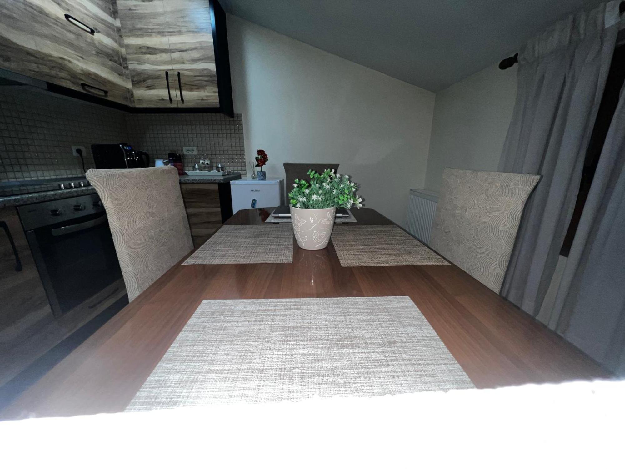 Retreat In The Centre Of Korce 아파트 외부 사진