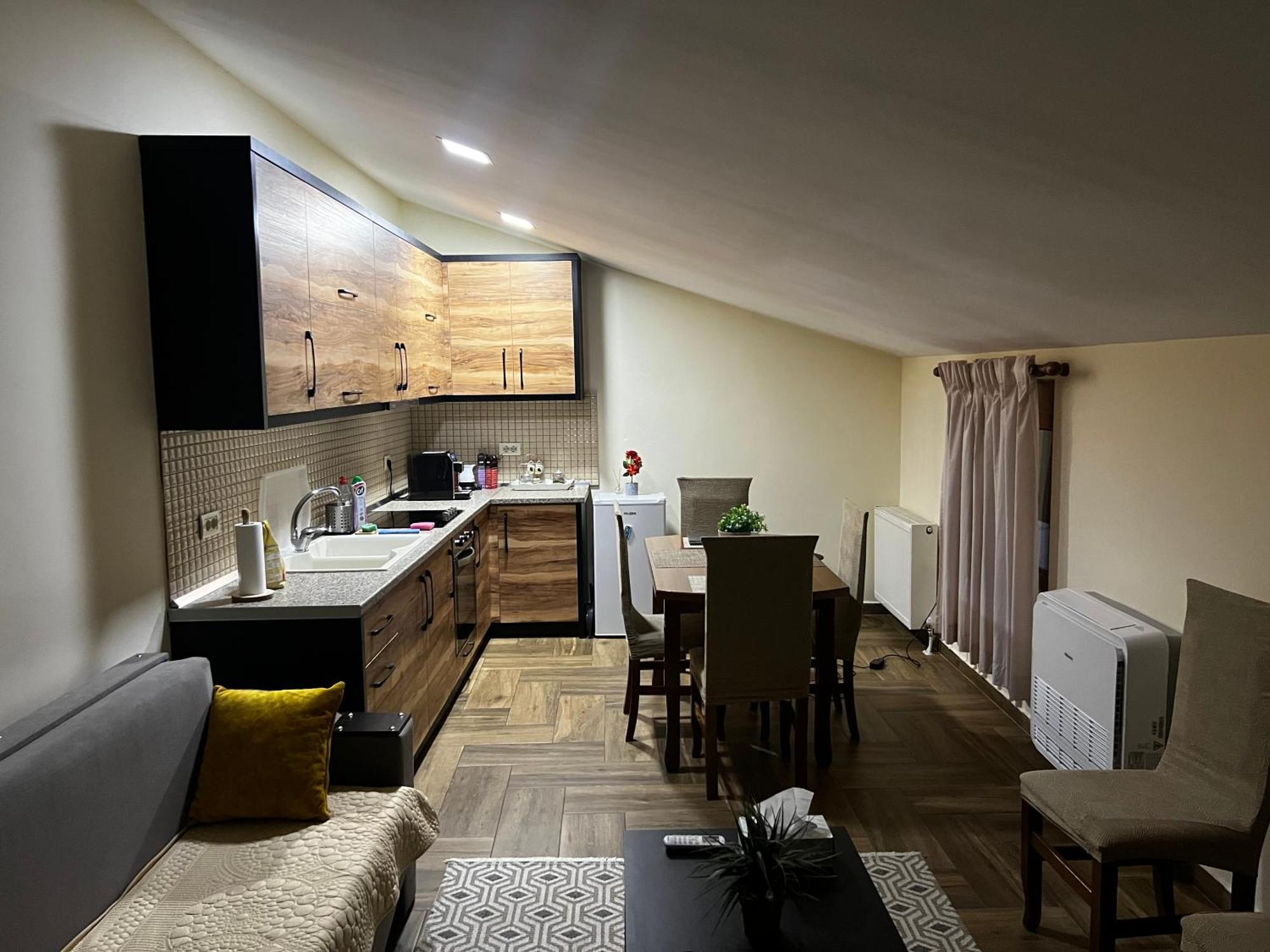 Retreat In The Centre Of Korce 아파트 외부 사진